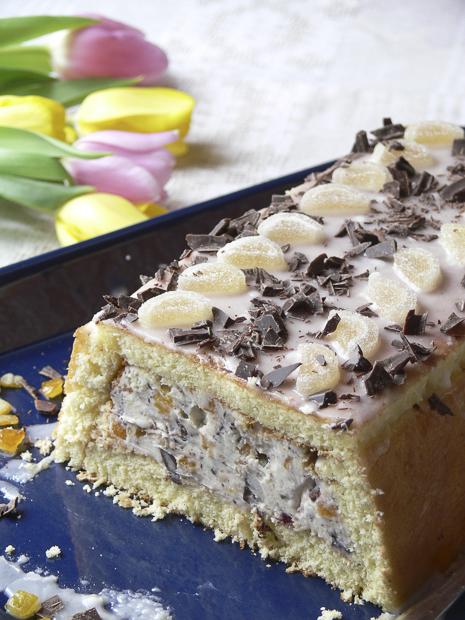 Sisilialainen hedelmäkakku Cassata maustetaan tilkalla sitruslikööriä. Kuva: Eeva Remes