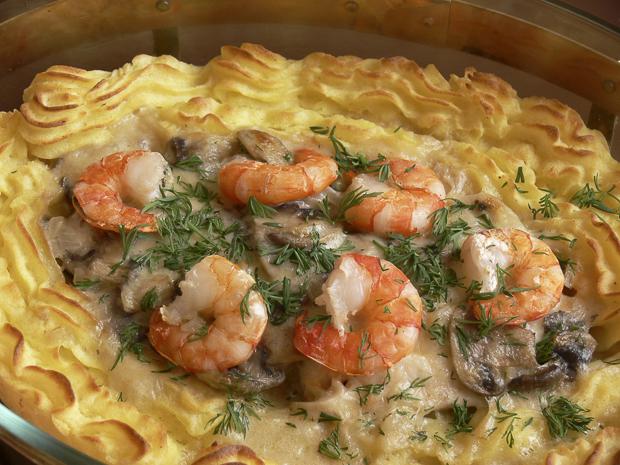 Ruoka-annos kuhaa Walewska tehdään kätevästi vaiheittain, jossa eri osasista rakentuu lopputuloksena nautinnollinen kokonaisuus. Kuva: Eeva Remes