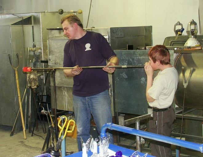 Lasinpuhallus käynnissa. Lähde: Bianco Blu Oy