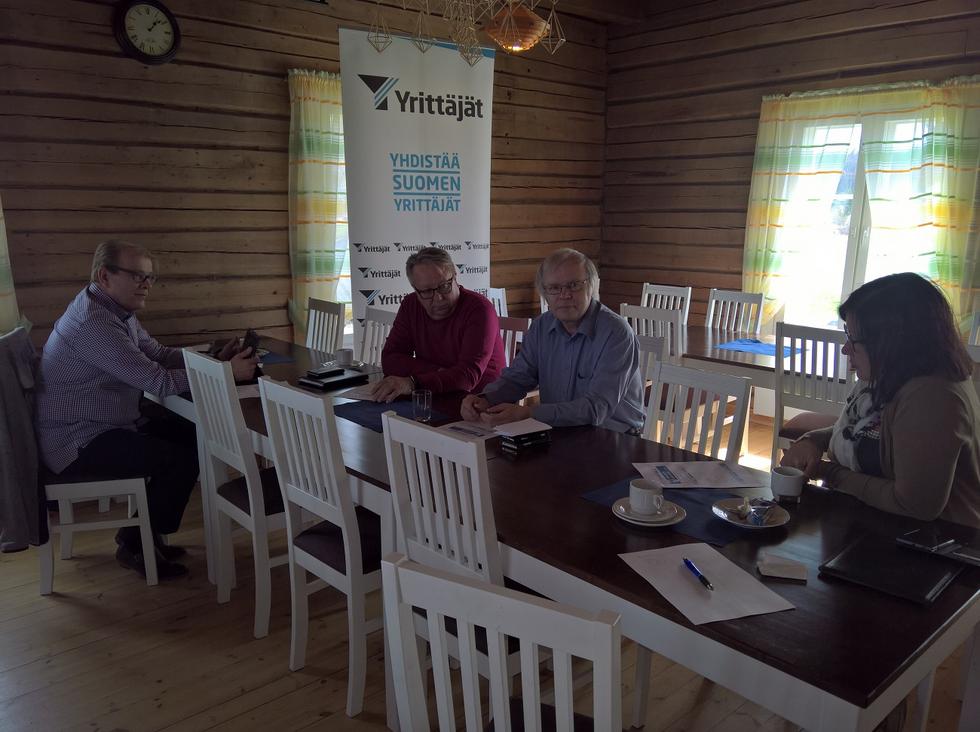 Hankintapalaveri Ristijärvellä Hankintapalaveri Ristijärvellä