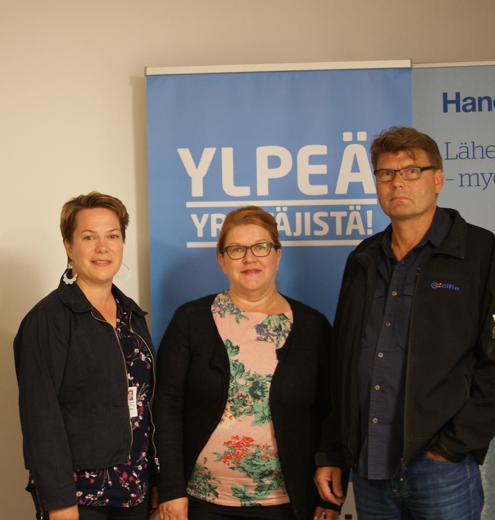 Sari Pettersson (Rauman Yrittäjät Ry), Mirja Kotiranta (Rauman Kaupunki) ja Raimo Narvila (Liikekeskusyhdistys) Sari Pettersson (Rauman Yrittäjät Ry), Mirja Kotiranta (Rauman Kaupunki) ja Raimo Narvila (Liikekeskusyhdistys)