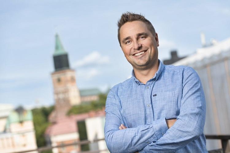 Petri Hollmén sairastui koronaan, ihmetteli lieviä oireita