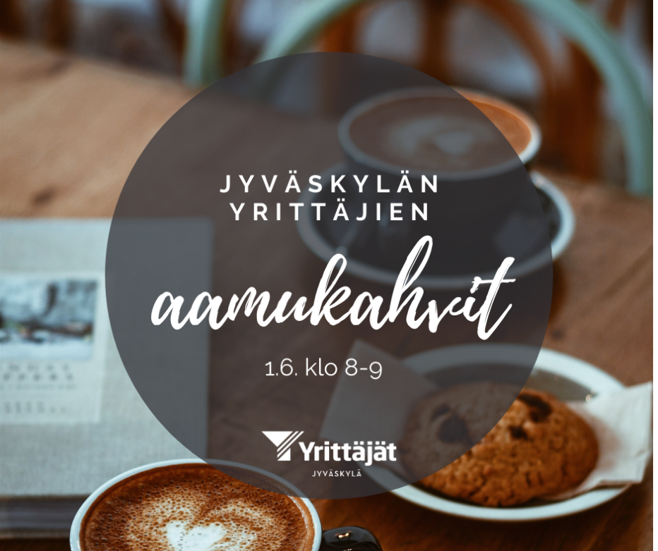 Kaksi kahvia ja pari keksiä kuvassa