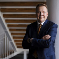 – Suomen Yrittäjät esittää TEM:ille vaatimuksen väliaikaisesta ratkaisusta. Enää ei käy se, että yrittäjät joutuvat odottamaan, sanoo johtaja Harri Jaskari Yrittäjistä. Kuva: SY Point