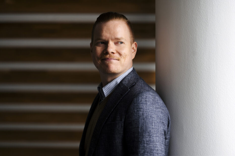 Yrittäjien ekonomisti Roope Ohlsbom kommentoi datakeskuksia koskevaa lakialoitetta