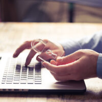 Turvallinen kulunvalvonta nousi tutkimuksessa yrityksille tärkeäksi turvallisuustekijäksi.