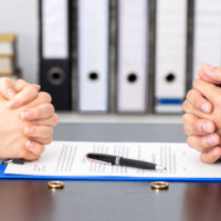 Yrittäjien asiantuntija neuvoo, miten avioeron ikäviin vaikutuksiin yritykselle voi varautua.