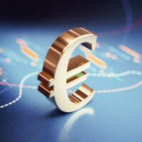 Finnvera pitää todennäköisenä, että yritysten investoinnit hiipuvat edelleen. Apuja taloudelle ei ole luvassa vientisektorilta, joka on lähellä taantumaa.