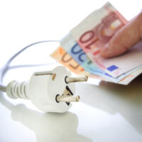 Millainen sähkösopimus nyt kannattaa hankkia?