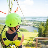 Suomen pisin vaijeriliuku avattiin Tahkolle Nilsiään