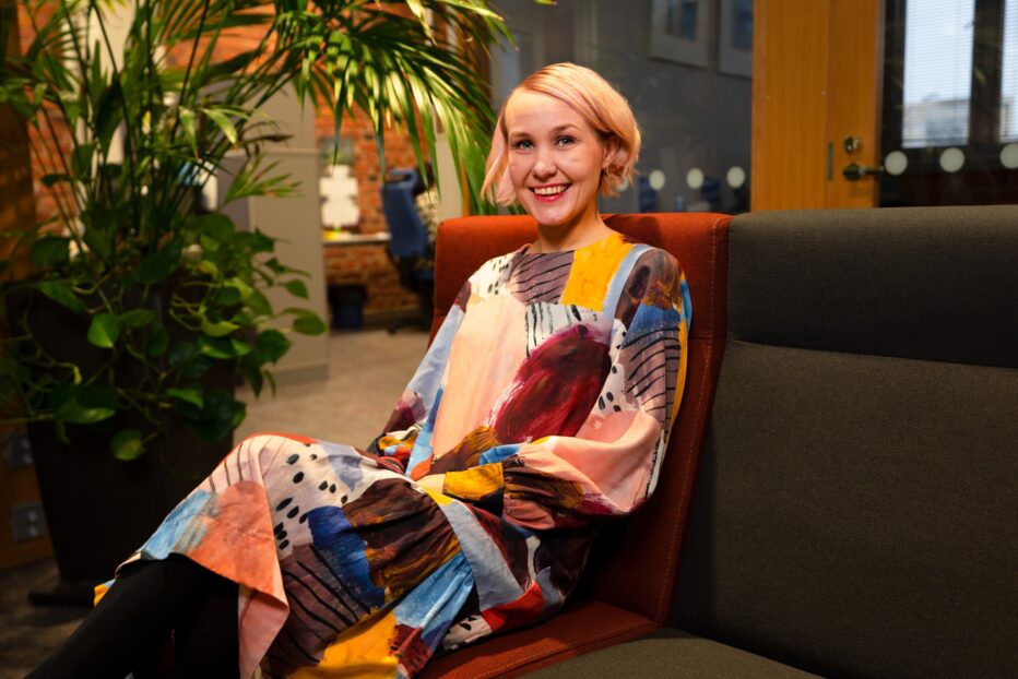 Ulla Tirronen, hankintaneuvoja