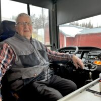 Yksinyrittäjä Matti Sallisen kesä kului kauppa-autin ratissa.