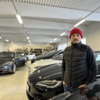 Käytettyjen sähköautojen kauppias kertoo, mikä Tesloissa myy