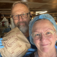 Tuulosrievän tuoreet yrittäjät väsyivät leipomotyöhön