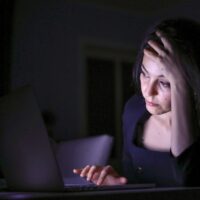 Väitöskirja paljastaa yksinyrittäjien murheet