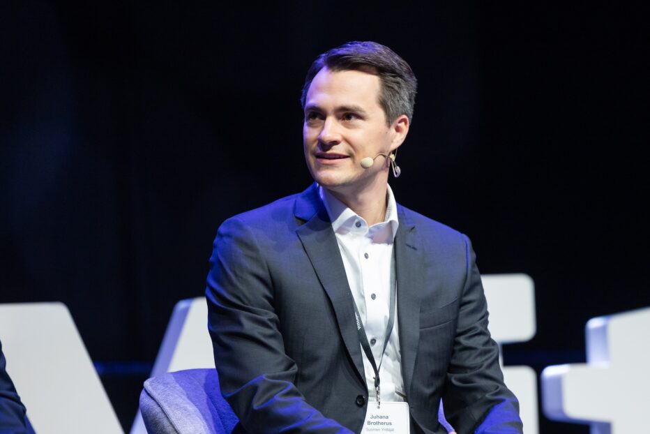 Juhana Brotherus näkee taloudessa useita merkkejä paremmasta.