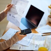 Isot erot mies- ja naisyrittäjien laskutuksissa