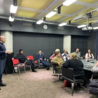 Loviisan Yrittäjien puheenjohtaja Andreas Ögård toivotti kaikki tervetulleiksi