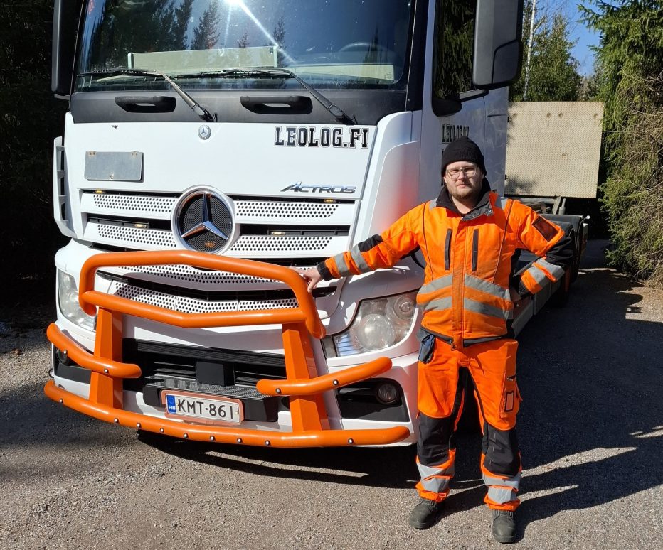 Kuljetusalalle aikova Tomas kritisoi tiukkoja vaatimuksia