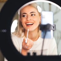 Verottaja muistuttaa vaikuttajia ilmaiseksi saaduista tuotteista