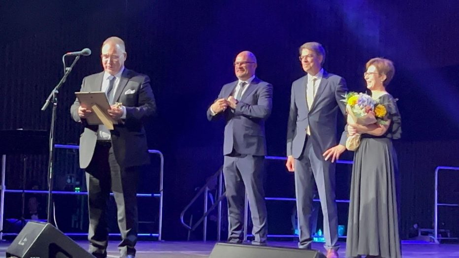 Vuoden Yrittäjä 2023 palkinnon jakoa