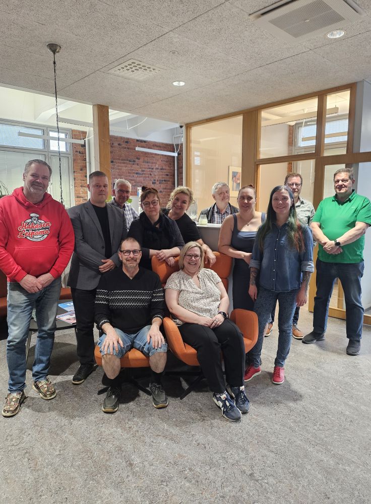 Etelä-Tampereen Yrittäjien ylimääräisen kokouksen osallistujat