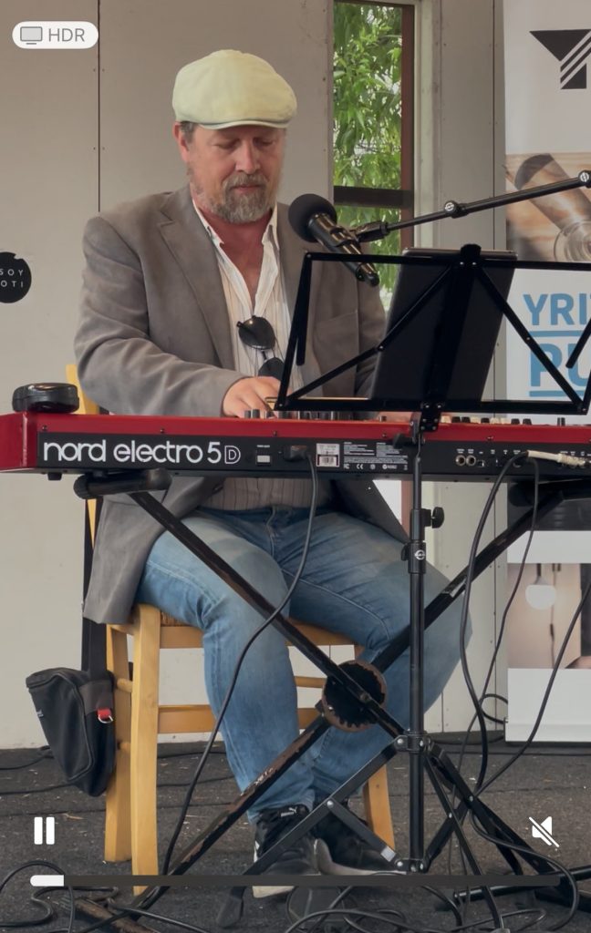 Kalle Katz improvisoi