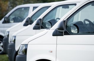 Pakettiautokauppa käy pirteästi.