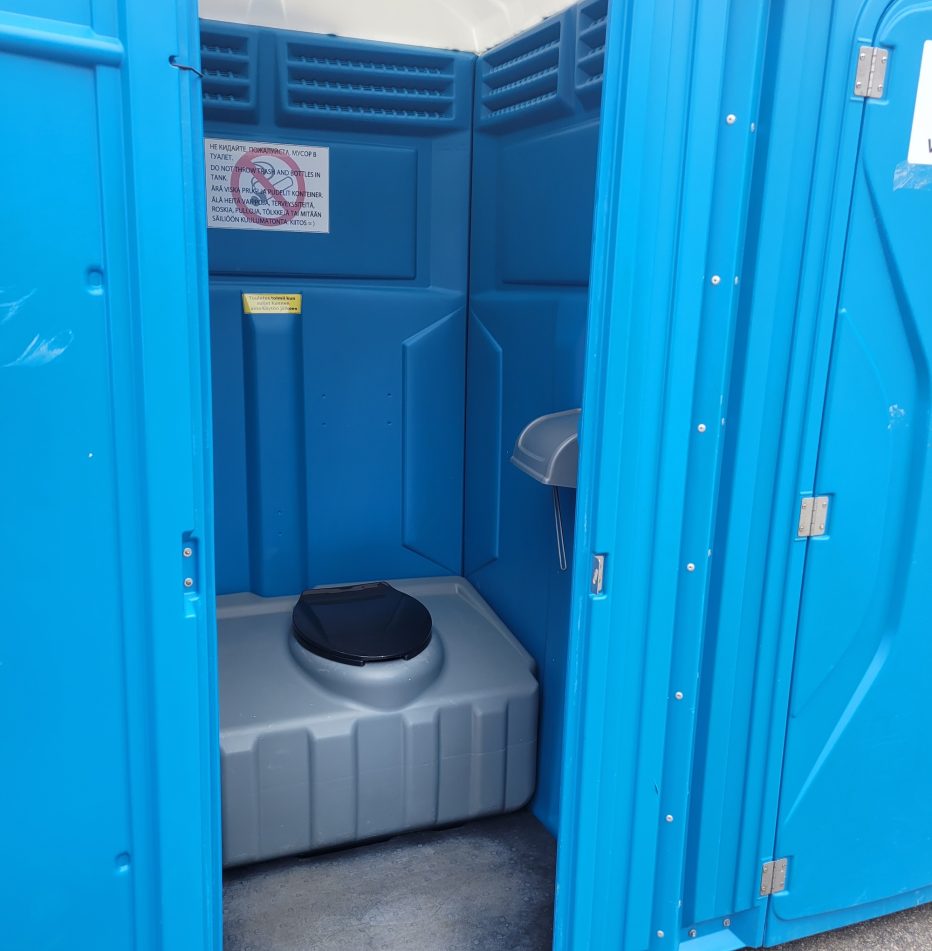 Tapahtumat säästävät siirrettävissä wc-kopeissa