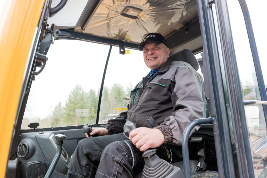 Pitkän linjan yksinyrittäjä Matti Janhonen kertoo, mikä yrittämisessä ei niin kiinnosta