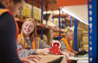 Nuoret kannattavat laajasti yleistä ansioturvaa